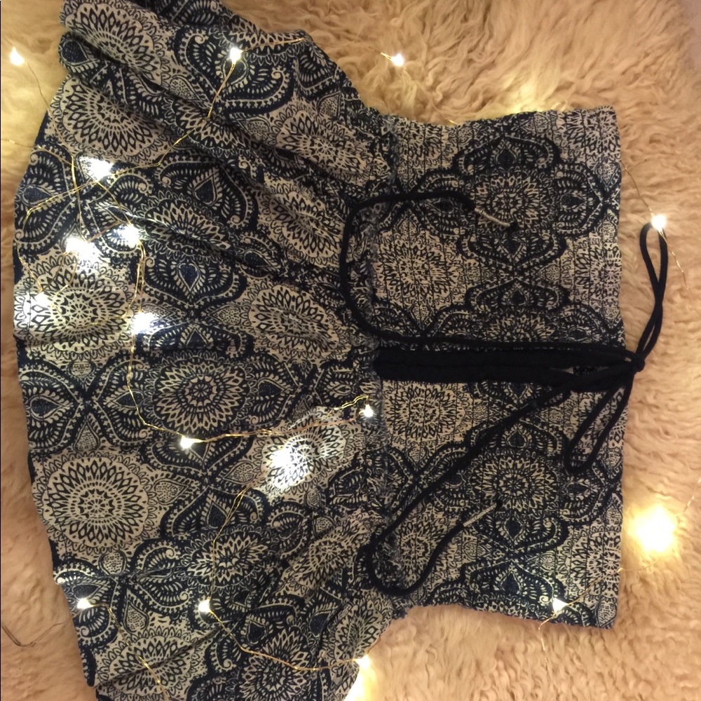 Top - Picture 2 of 3